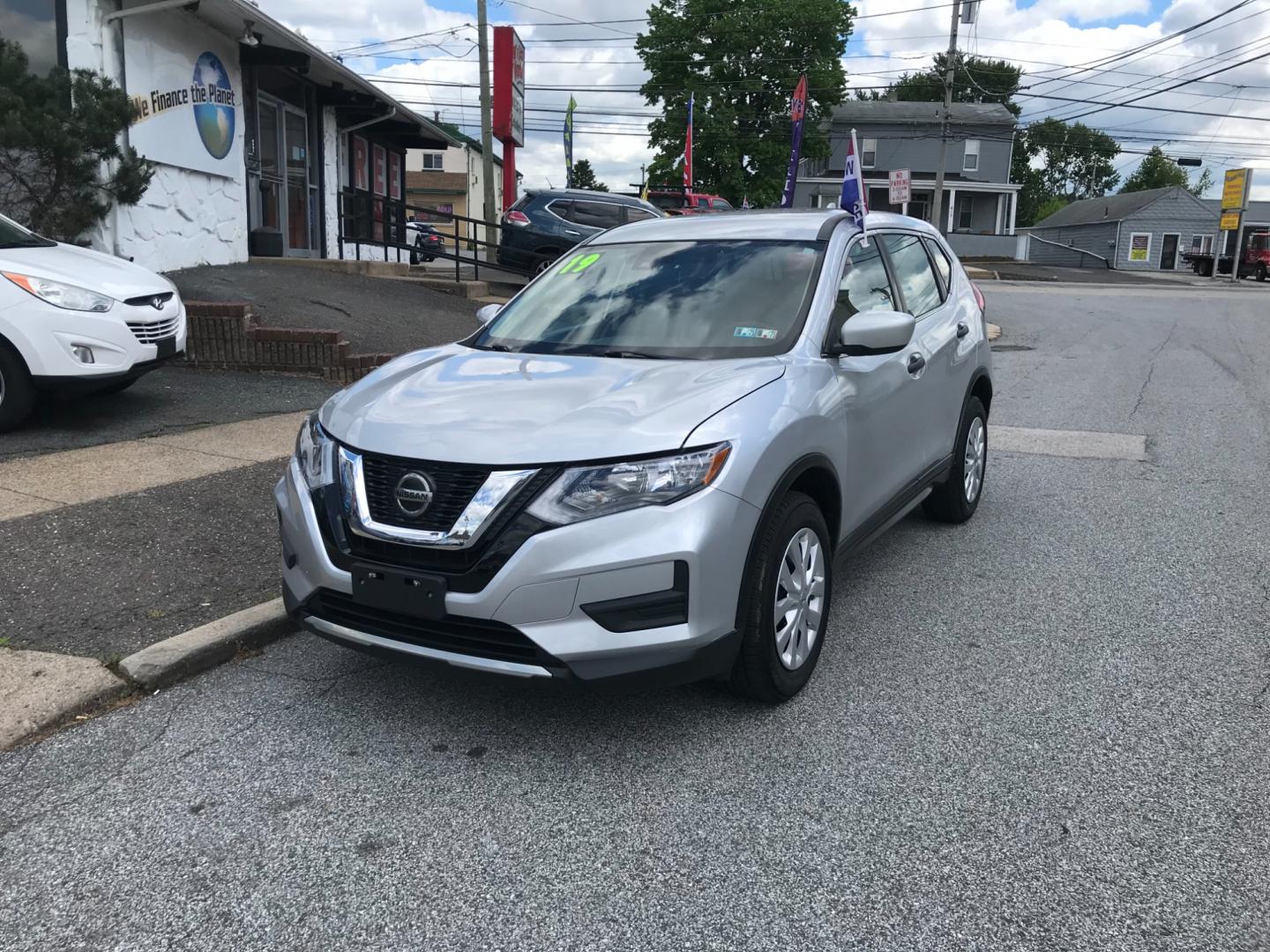 2019 Silver /Gray Nissan Rogue S (5N1AT2MV5KC) with an 2.5 V4 engine, Automatic transmission, located at 577 Chester Pike, Prospect Park, PA, 19076, (610) 237-1015, 39.886154, -75.302338 - Photo#2